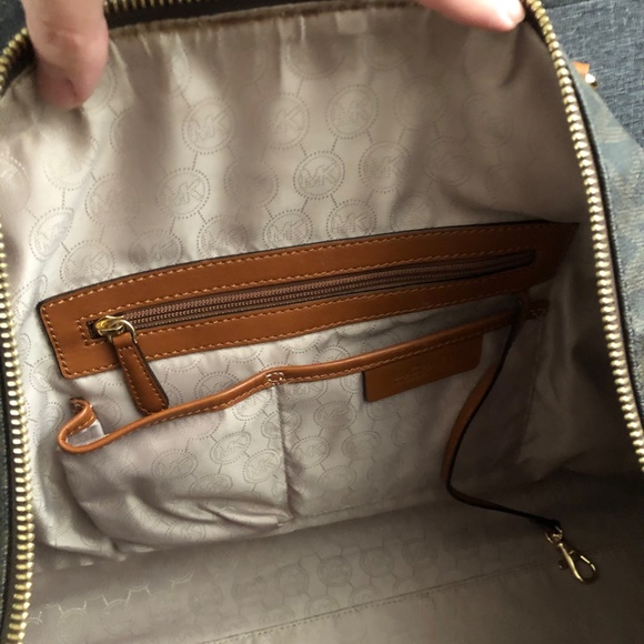 Michael Kors Duffle Bag - Picture 6 of 8